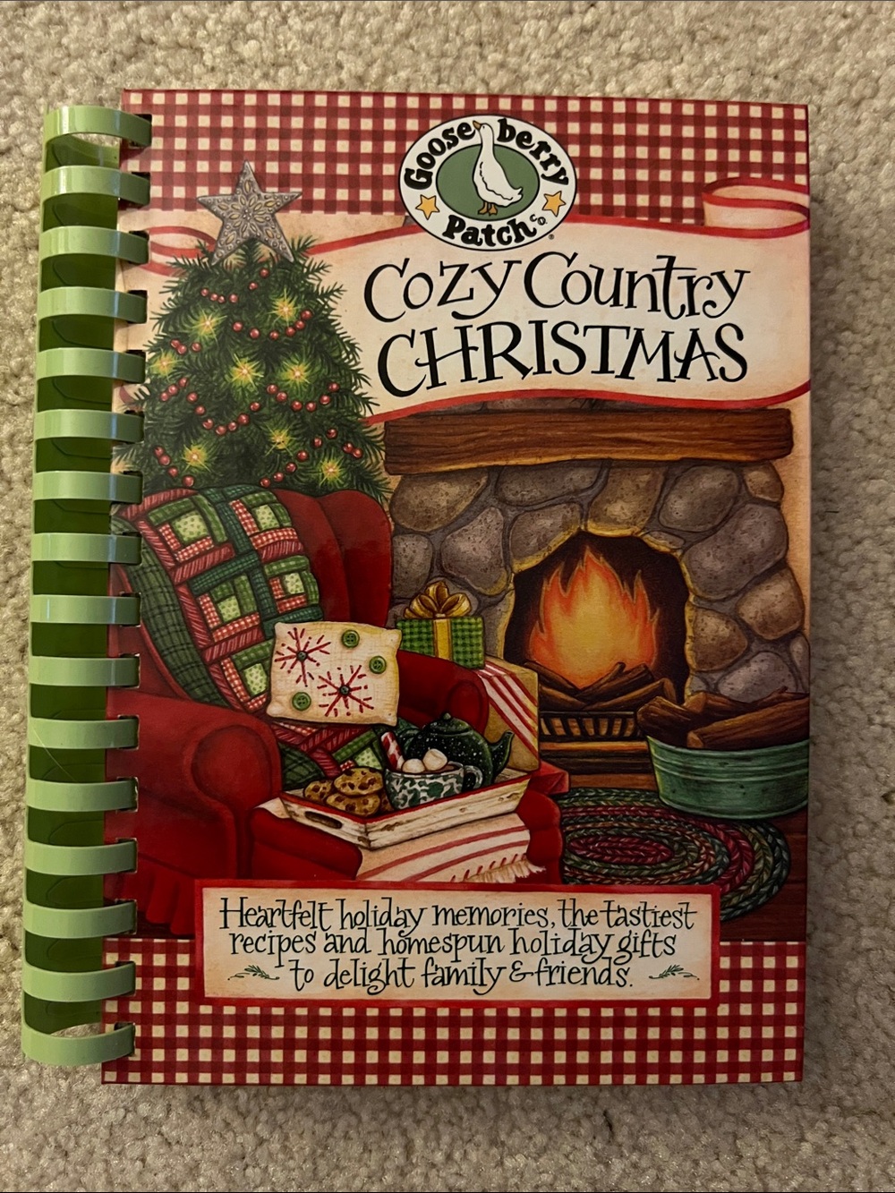 Gooseberry Patch Cozy Country Christmas Cookbook - SFH